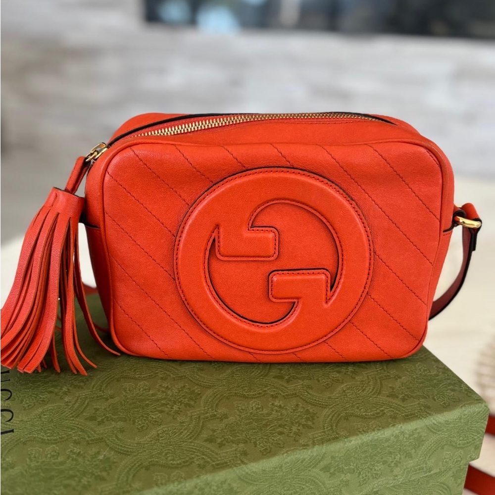 Gucci Women's Orange Platform Sandals and bag - Picture 4 of 5